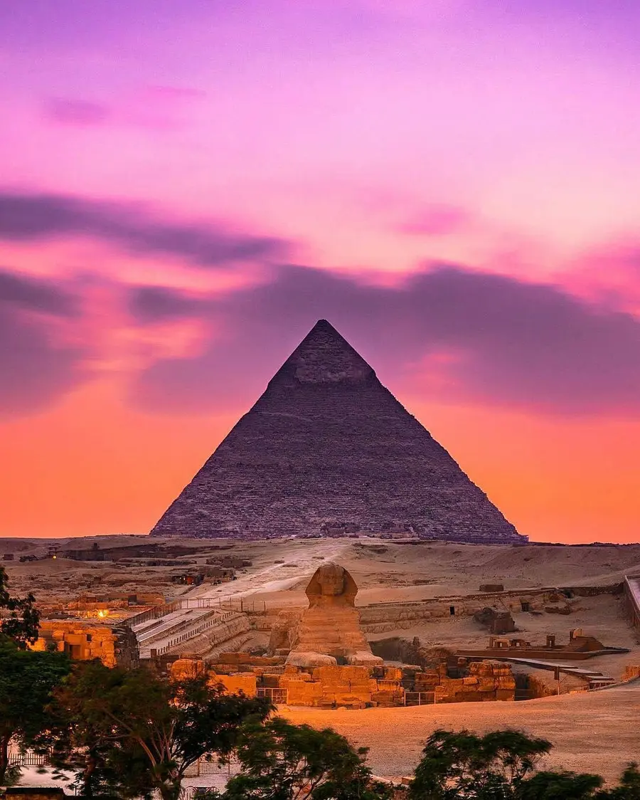 هرم خفرع وأبو الهول وقت غروب الشمس في الجيزة